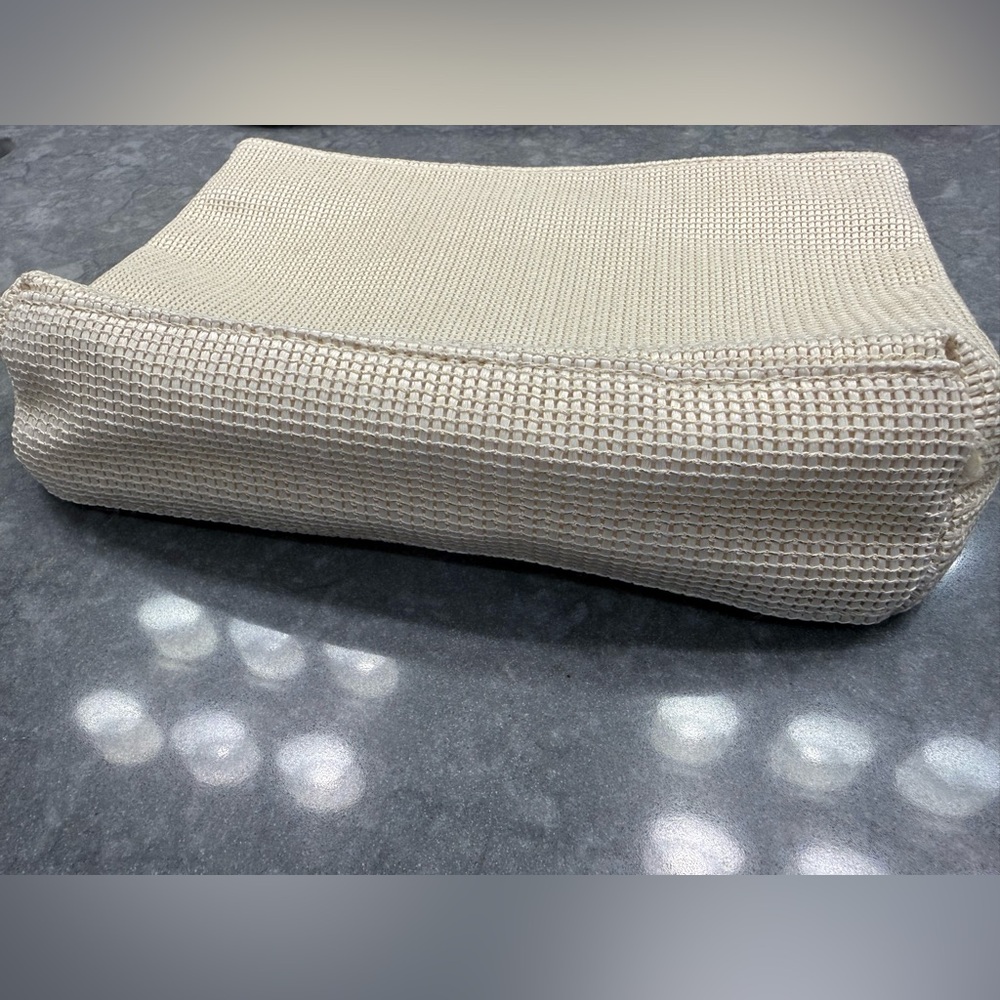 Cream with Gold Thread Pouch - Picture 3 of 7
